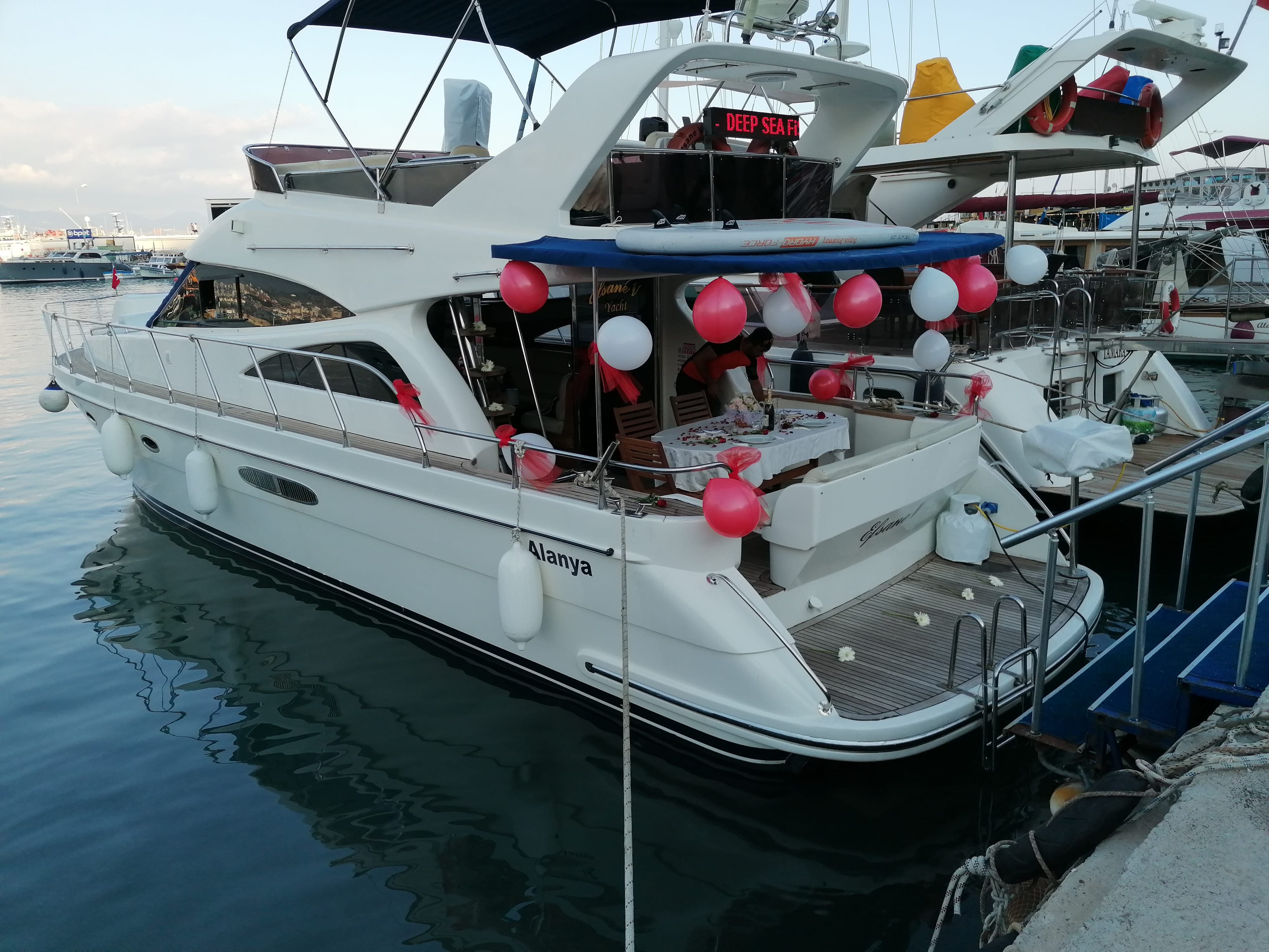 Sunset Yacht Cruise in Alanya Efsane Yacht